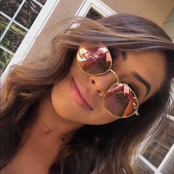 Meet your Posher, Cecilia - Picture 1 of 1